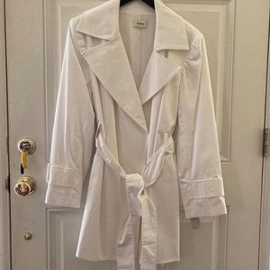 Neiman Marcus Exclusive Bright White Trench Coat/Tie Belt/Style 10276/Large/NWT!